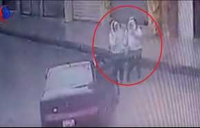 فيديو صادم... شاب يدهس فتاتين بشكلٍ متعمد أثناء ذهابهما للمدرسة