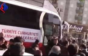 ویدیو ... اتوبوس اردوغان محافظ او را زیر گرفت!