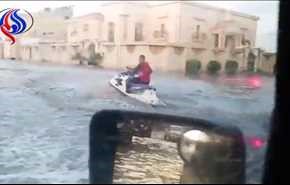 ویدیو ... استفاده از «جت اسکی» در خیابان‌های سیل گرفتۀ عربستان!