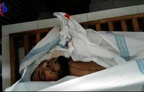 بالصور: تغسيل ودفن جثمان الشهيد عبدالله العجوز في البحرين