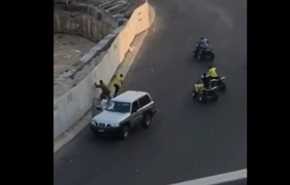 بالفيديو .. دهس شرطي سعودي بعد الاعتداء عليه من قبل شبان بجدة