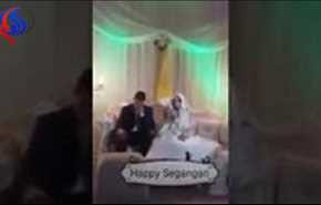 بالفيديو.. عروس تقرأ القرآن في حفل زفافها وتدهش المدعوين بصوتها
