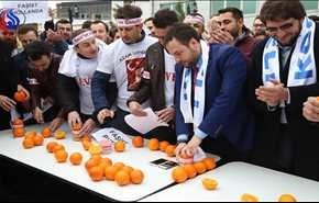 تظاهرات در ترکیه با پرتقال برای تهدید هلند! +ویدیو