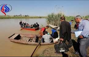 الجيش العراقي يبني جسرا عائما على دجلة