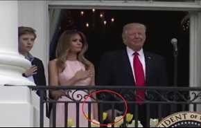 شاهد بالفيديو.. “ترامب” في موقف مُحرج .. هكذا تصرّفت زوجته أمام الكاميرات!