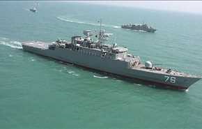 مدمرة أمريكية تغير مسيرها مع اقتراب سفينة إيرانية منها في الخليج الفارسي
