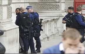 بالفيديو والصور: اعتقال شاب في لندن قبل قيامه بـ 