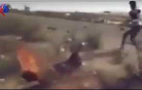 ویدیو ...  یک فرماندۀ داعشی زنده سوزانده شد