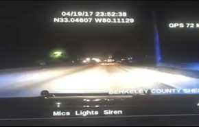 بالفيديو.. لحظة قتل شرطي قائد دراجة لتجاوزه السرعة المحددة