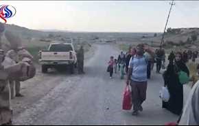 بالفيديو والصور.. القوات العراقية تستقبل العوائل النازحة من غربي الموصل