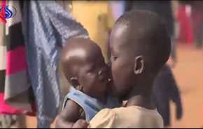 بالفيديو: في بلد النفط يهرب اطفاله من الجوع لتصطادهم الحرب الاهلية..