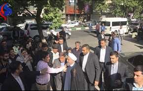 بالصور .. الرئيس روحاني يدلي بصوته في الانتخابات