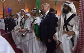 رقص شمشیر ترامپ و تیلرسون در عربستان! +ویدیو