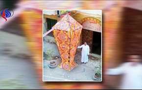 شاب يصنع فانوس شهر رمضان بطول 5 أمتار