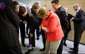 وقتی نخست‌وزیر، با جوراب لنگه‌به‌لنگه پُز می‌دهد! +عکس