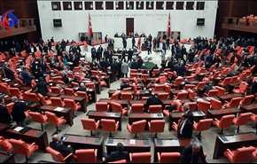 برلمان تركيا يوافق على نشر قوات في قاعدة تركية بقطر