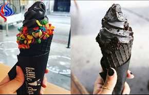 بستنی سیاه خوشمزه با طعم زغال چوب!
