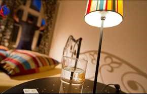 إحذروا... إياكم أن تضعوا كوب ماء بالقرب من سريركم خلال النوم!