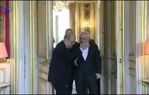 توضیحات ظریف دربارۀ دست دادن وزیر خارجۀ فرانسه با خود + ویدیوی دست دادن