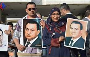 هجوم شرس لمؤيدي مبارك على السيسي.. لماذا الآن؟