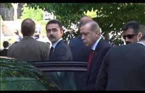 فيديو| اعترض موكب أردوغان في المانيا وصرخ 