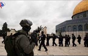 بالفيديو: استشهاد 3 فلسطينيين ومقتل جنديين للاحتلال باشتباكات المسجد الأقصى