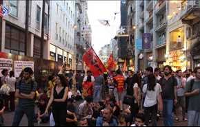 بالفيديو: صدامات بين الشرطة التركية ومتظاهرين في ذكرى مجزرة سوروج الانتحارية
