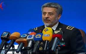 سياري: مروحيات بحرية الجيش الايراني توقف السفن التجارية غير القانونية