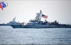 سفينة حربية امريكية تطلق طلقات تحذيرية باتجاه قارب ايراني