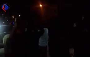 شاهد قوات الأمن تفرق جماهير الفيصلي أمام السفارة المصرية بالأردن