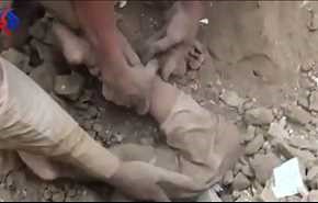 فيديو: واخيراً خجل الصليب الاحمر من الطفولة المذبوحة على يد السعودية باليمن