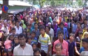 بالفيديو..الاف المسلمين الروهينغا عالقون علی الحدود مع بنغلاديش