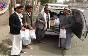 توزيع لحوم الأضاحي على الأهالي المحاصرين في صنعاء وغزة +صور