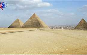 بعد مكة المكرمة والأهرامات...لن تصدق كيف تبدو مصر من الفضاء