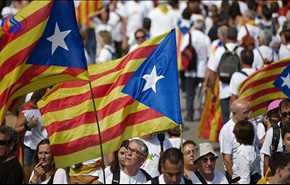 مظاهرات تعم شوارع برشلونة ضد استقلال كاتالونيا