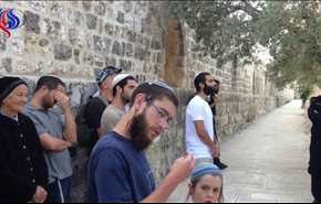 عشرات المستوطنين يقتحمون الأقصى بحماية جنود الاحتلال