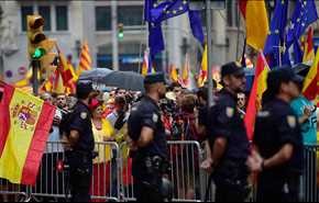 الالاف يتظاهرون في برشلونة ضد الاستفتاء على استقلال كاتالونيا