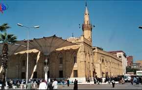 بالفيديو.. مصر تغلق مسجد الإمام الحسين (ع) في يوم عاشوراء