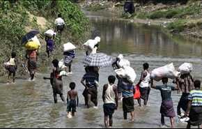 تدفق اللاجئين الروهينغا إلى بنغلادش بشكل كثيف