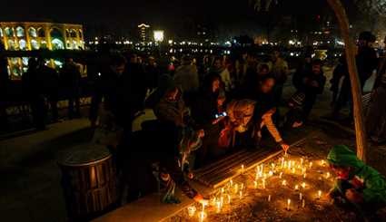 بالصور/اضاءة الشموع في تبريز تخليدا لذكرى ضحايا حادث تصادم القطارين