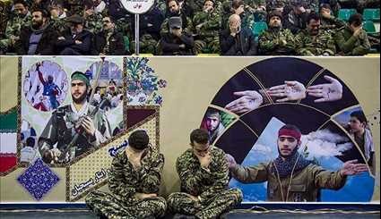 بالصور.. تجمع قوات التعبئة لوزارة الدفاع الايرانية