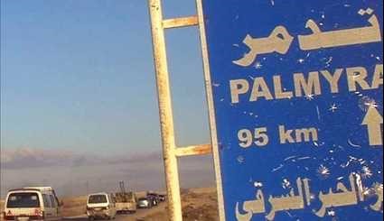 Syrian Army Regroups for Counter-Offensive Arrive Near Palmyra