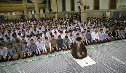 Leader meets with students on their Jashn-e Taklif ceremony