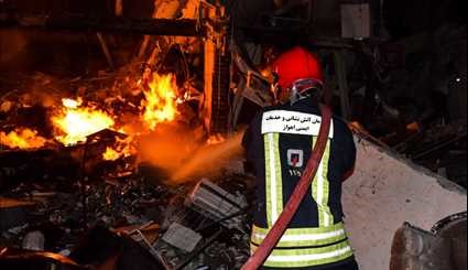 انفجار غازي قوي يخلف حريقا في منطقة باغ شيخ في محافظة الاهواز الايرانية