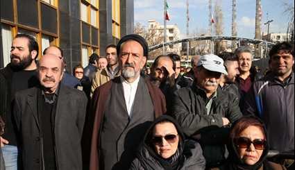 Funeral procession of veteran Iranian actor in Tehran