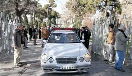 Funeral procession of veteran Iranian actor in Tehran