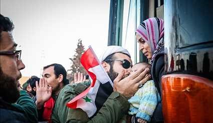 ورود اهالی فوعه و کفریا به حلب | تصاویر
