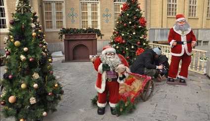 Christians preparing for Christmas festivities in Jolfa