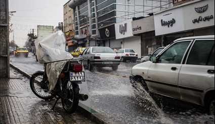 باران شدید و آبگرفتگی معابر در کرج/ تصاویر