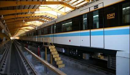 البدء بتشغيل 65 عربة وقاطرة في مترو أنفاق طهران